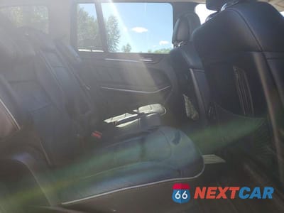 Zdjęcie 11 z 14 samochodu: 2013 MERCEDES-BENZ GL 550 4MATIC VIN:4JGDF7DE5DA127000 - miniatura