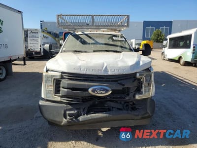 Piąte zdjęcie samochodu w środku: 2017 FORD F350 SUPER DUTY VIN:1FD8W3GT5HEE05056 - miniatura
