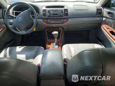 Zdjęcie 8 z 12 samochodu: 2005 TOYOTA CAMRY XLE VIN:4T1BE30K55U584923 - miniatura