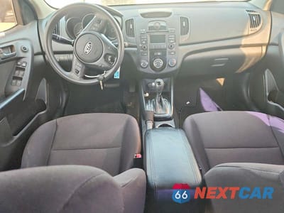 Zdjęcie 8 z 13 samochodu: 2011 KIA FORTE EX VIN:KNAFU5A27B5354452 - miniatura