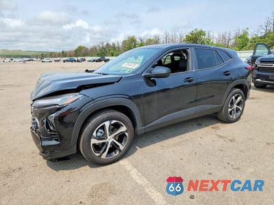 2025 CHEVROLET TRAX 1RS KL77LGEP0SC105382 - główne zdjęcie licytacji z USA - miniatura