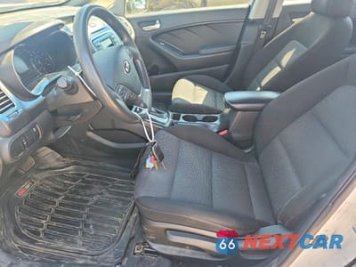 Zdjęcie 7 z 13 samochodu: 2017 KIA FORTE LX VIN:3KPFK4A71HE071508 - miniatura