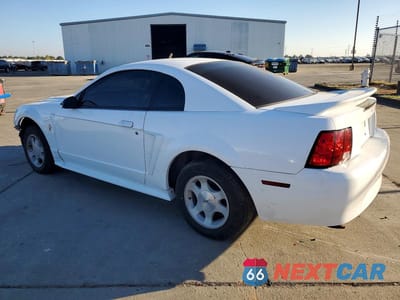 Drugie zdjęcie samochodu z przodu: 2000 FORD MUSTANG VIN:1FAFP4046YF182110 - miniatura