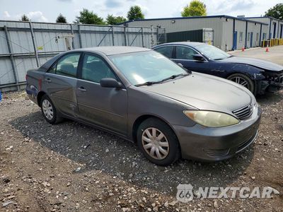 Czwarte zdjęcie samochodu z boku: 2005 TOYOTA CAMRY STANDARD VIN:4T1BE32K35U524815 - miniatura