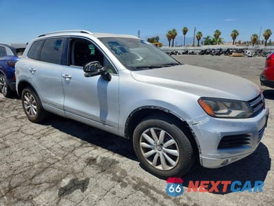 Czwarte zdjęcie samochodu z boku: 2012 VOLKSWAGEN TOUAREG V6 TDI VIN:WVGFK9BPXCD004486 - miniatura