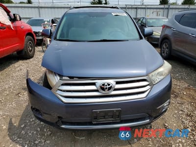 Piąte zdjęcie samochodu w środku: 2012 TOYOTA HIGHLANDER BASE VIN:5TDBK3EH1CS131166 - miniatura