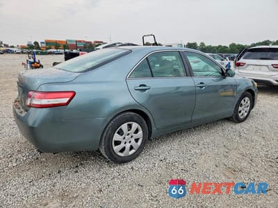 Trzecie zdjęcie samochodu z tyłu: 2011 TOYOTA CAMRY LE VIN:4T1BF3EK2BU716957 - miniatura