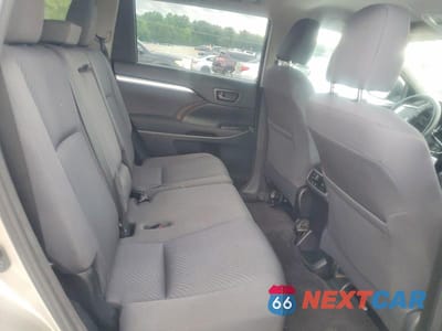 Zdjęcie 10 z 12 samochodu: 2014 TOYOTA HIGHLANDER LE VIN:5TDZARFH8ES006428 - miniatura