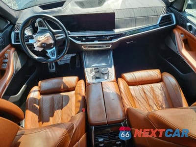 Zdjęcie 8 z 13 samochodu: 2023 BMW X7 M60I VIN:5UX33EM05P9N64033 - miniatura