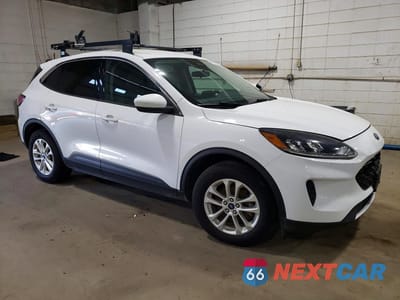Czwarte zdjęcie samochodu z boku: 2020 FORD ESCAPE SE VIN:1FMCU9G67LUB80229 - miniatura