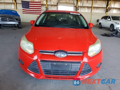 Piąte zdjęcie samochodu w środku: 2014 FORD FOCUS SE VIN:1FADP3F20EL318283 - miniatura