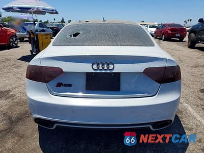 Zdjęcie 6 z 12 samochodu: 2015 AUDI RS5 VIN:WUAC6AFRXFA900322 - miniatura