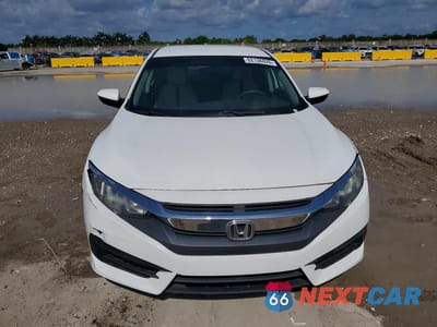 Piąte zdjęcie samochodu w środku: 2018 HONDA CIVIC LX VIN:2HGFC2F59JH575518 - miniatura
