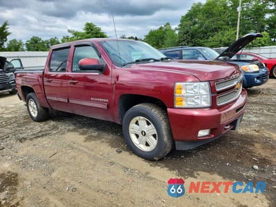Czwarte zdjęcie samochodu z boku: 2013 CHEVROLET SILVERADO K1500 LT VIN:3GCPKSE78DG169081 - miniatura