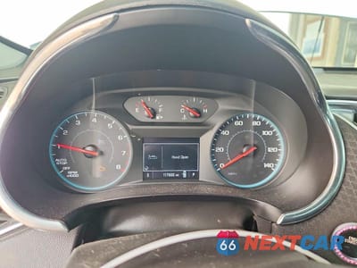 Zdjęcie 9 z 13 samochodu: 2019 CHEVROLET MALIBU LT VIN:1G1ZD5ST1KF174376 - miniatura