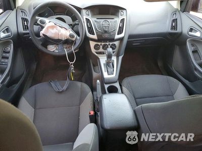 Zdjęcie 8 z 13 samochodu: 2014 FORD FOCUS SE VIN:1FADP3K29EL460752 - miniatura
