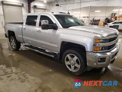 Czwarte zdjęcie samochodu z boku: 2019 CHEVROLET SILVERADO K2500 HEAVY DUTY LTZ VIN:1GC1KTEGXKF181226 - miniatura