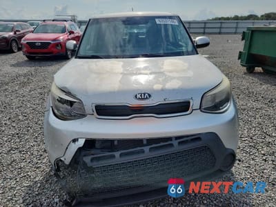 Piąte zdjęcie samochodu w środku: 2015 KIA SOUL + VIN:KNDJP3A56F7785619 - miniatura