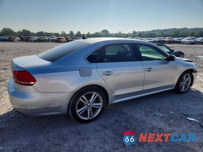 Trzecie zdjęcie samochodu z tyłu: 2015 VOLKSWAGEN PASSAT SE VIN:1VWBT7A3XFC039619 - miniatura
