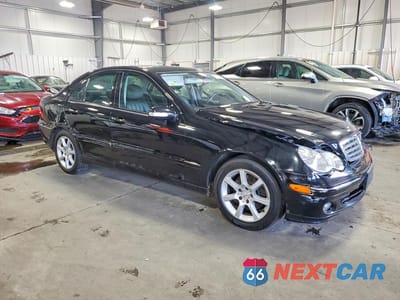Czwarte zdjęcie samochodu z boku: 2007 MERCEDES-BENZ C 280 4MATIC VIN:WDBRF92H47F913329 - miniatura