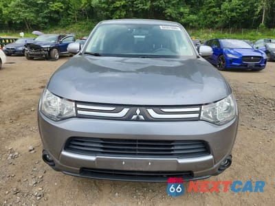 Piąte zdjęcie samochodu w środku: 2014 MITSUBISHI OUTLANDER SE VIN:JA4AZ3A32EZ003287 - miniatura