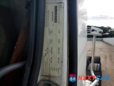 Zdjęcie 11 z 13 samochodu: 2016 VOLVO VNL SEMI TRUCK VIN:4V4NC9EG4GN929956 - miniatura