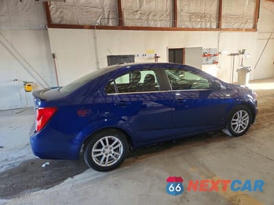Trzecie zdjęcie samochodu z tyłu: 2014 CHEVROLET SONIC LT VIN:1G1JC5SH4E4148754 - miniatura