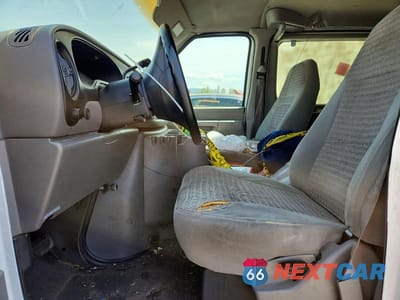 Zdjęcie 7 z 13 samochodu: 2000 FORD ECONOLINE E350 SUPER DUTY WAGON VIN:1FBSS31L5YHB48210 - miniatura