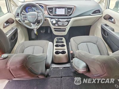 Zdjęcie 8 z 14 samochodu: 2023 CHRYSLER VOYAGER LX VIN:2C4RC1CGXPR548679 - miniatura