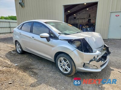 Czwarte zdjęcie samochodu z boku: 2018 FORD FIESTA SE VIN:3FADP4BJ1JM116418 - miniatura