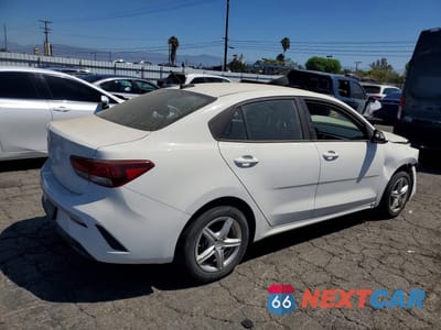 Trzecie zdjęcie samochodu z tyłu: 2022 KIA RIO S VIN:3KPA24AD1NE462850 - miniatura