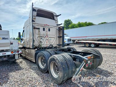 Drugie zdjęcie samochodu z przodu: 2015 FREIGHTLINER CASCADIA SEMI TRUCK VIN:3AKGGLD55FSGD8572 - miniatura