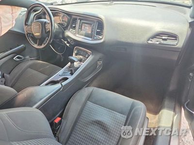 Zdjęcie 8 z 12 samochodu: 2015 DODGE CHALLENGER SXT VIN:2C3CDZAG5FH877464 - miniatura