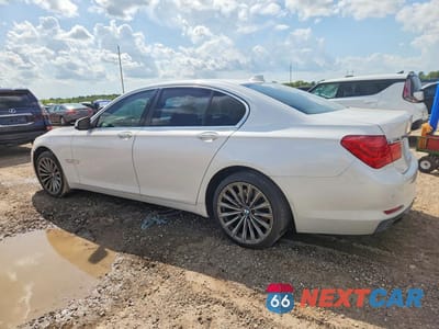 Drugie zdjęcie samochodu z przodu: 2012 BMW 740 I VIN:WBAKA4C54CDS99121 - miniatura