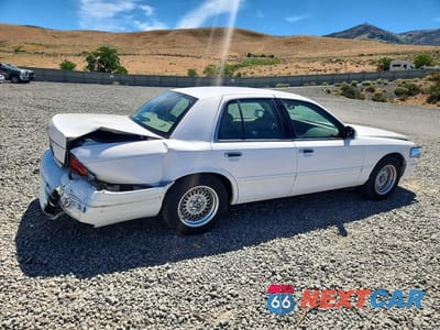 Trzecie zdjęcie samochodu z tyłu: 2002 FORD CROWN VICTORIA LX VIN:2FAFP74W02X152772 - miniatura