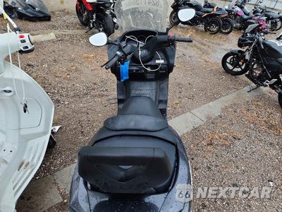 Zdjęcie 6 z 9 samochodu: 2005 YAMAHA YP400 VIN:JYASH03Y45A002172 - miniatura