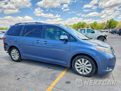 Czwarte zdjęcie samochodu z boku: 2015 TOYOTA SIENNA LIMITED PREMIUM 7-PASSENGER VIN:5TDYK3DC4FS669977 - miniatura