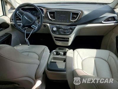 Zdjęcie 8 z 13 samochodu: 2017 CHRYSLER PACIFICA TOURING L VIN:2C4RC1BG6HR587644 - miniatura