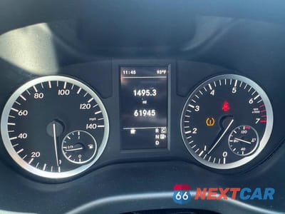 Zdjęcie 8 z 10 samochodu: 2019 MERCEDES-BENZ METRIS VIN:WD4PG2EE9K3582732 - miniatura