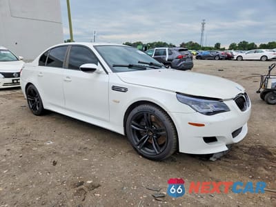 Czwarte zdjęcie samochodu z boku: 2008 BMW M5 VIN:WBSNB93558CX10140 - miniatura