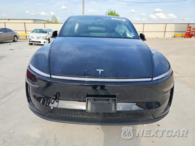 Piąte zdjęcie samochodu w środku: 2026 TESLA MODEL Y VIN:7SAYGDED7TA660964 - miniatura