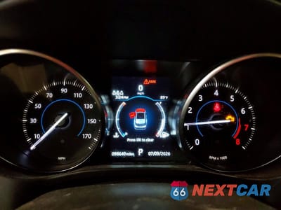 Zdjęcie 9 z 13 samochodu: 2019 JAGUAR F-PACE VIN:SADCS2FXXKA356710 - miniatura