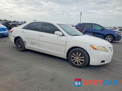 Czwarte zdjęcie samochodu z boku: 2007 TOYOTA CAMRY CE VIN:JTNBE46KX73112240 - miniatura
