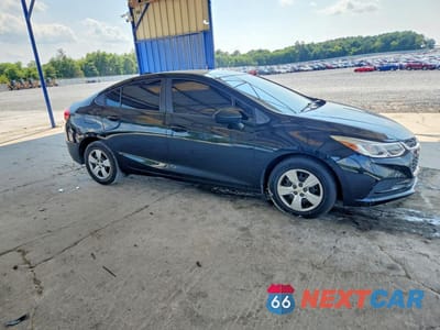 Czwarte zdjęcie samochodu z boku: 2018 CHEVROLET CRUZE LS VIN:1G1BC5SM1J7149726 - miniatura