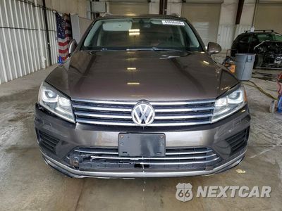 Piąte zdjęcie samochodu w środku: 2015 VOLKSWAGEN TOUAREG V6 VIN:WVGEF9BP8FD006824 - miniatura