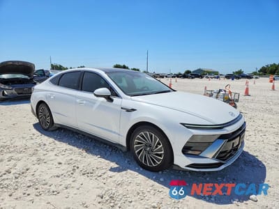 Czwarte zdjęcie samochodu z boku: 2024 HYUNDAI SONATA HYBRID LIMITED VIN:KMHL54JJ5RA086986 - miniatura