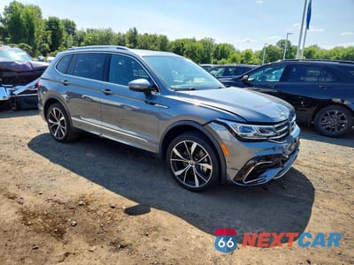 Czwarte zdjęcie samochodu z boku: 2022 VOLKSWAGEN TIGUAN SEL R-LINE VIN:3VV4B7AX3NM012620 - miniatura