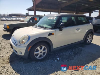 2009 MINI COOPER WMWMF335X9TU75740 - główne zdjęcie licytacji z USA - miniatura