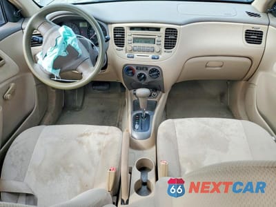 Zdjęcie 8 z 12 samochodu: 2006 KIA RIO BASE VIN:KNADE123466065419 - miniatura
