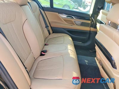 Zdjęcie 10 z 12 samochodu: 2016 BMW 750I XDRIVE MSPORT VIN:WBA7F2C55GG420836 - miniatura